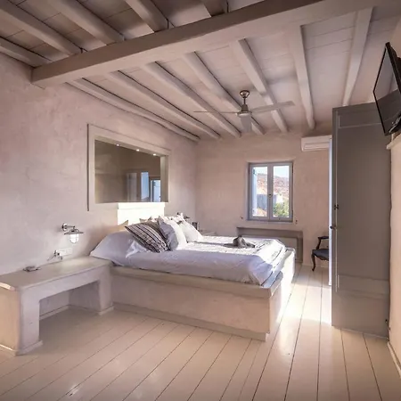 Villa Paros Sleeps 12 T478610
