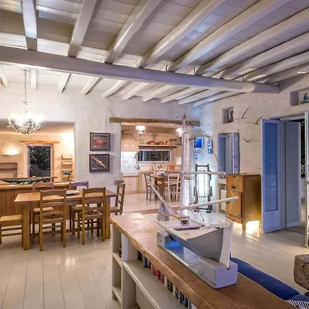 Paros Sleeps 12 T478610 Villa