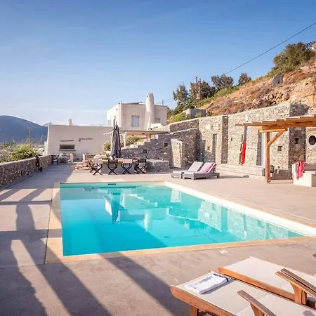Paros Sleeps 12 T478610 * Parikia (Paros)