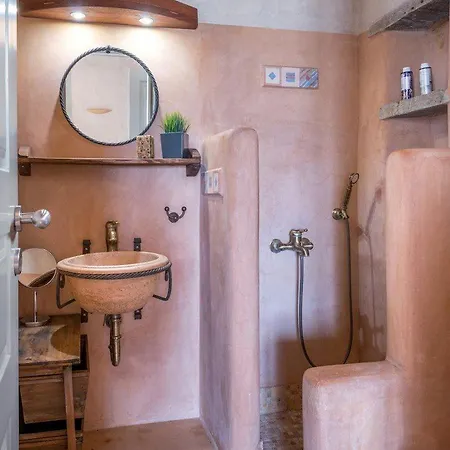 Paros Sleeps 12 T478610 * Parikia (Paros)