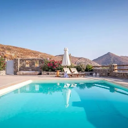 Paros Sleeps 12 T478610 * Parikia (Paros)